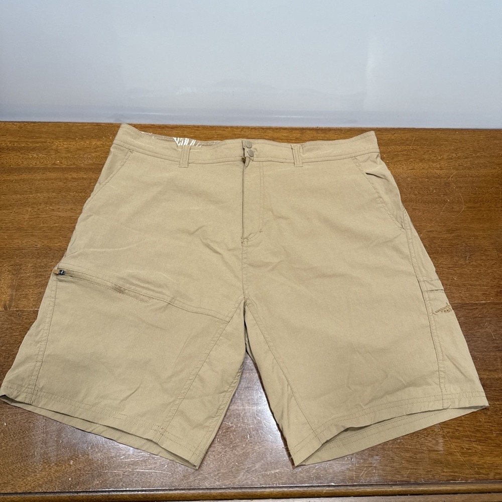 Men's Reel Life Fishing/ Water -Tan- Cargo Shorts-‎ Size XL-Excellent Condition